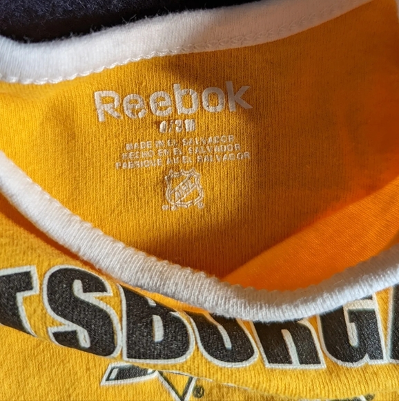 Pittsburgh Penguins Hockey Onesie 0-3 month - Picture 4 of 4